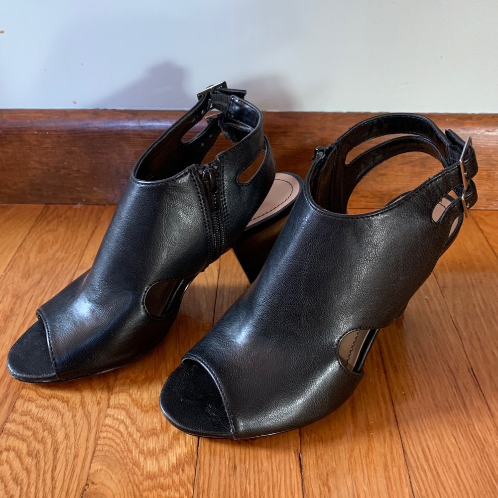 Style&co. opened toes sandals !!!